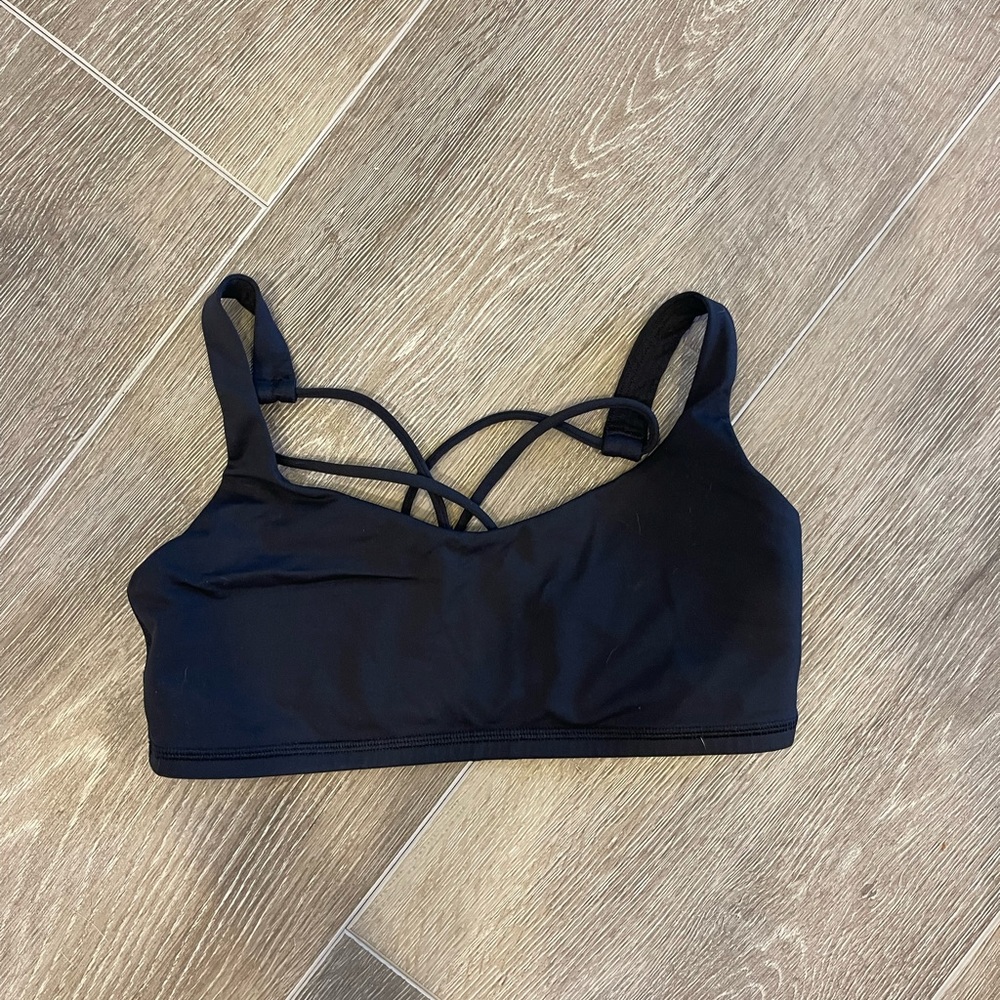 Lululemon Free to Be Bra size  6